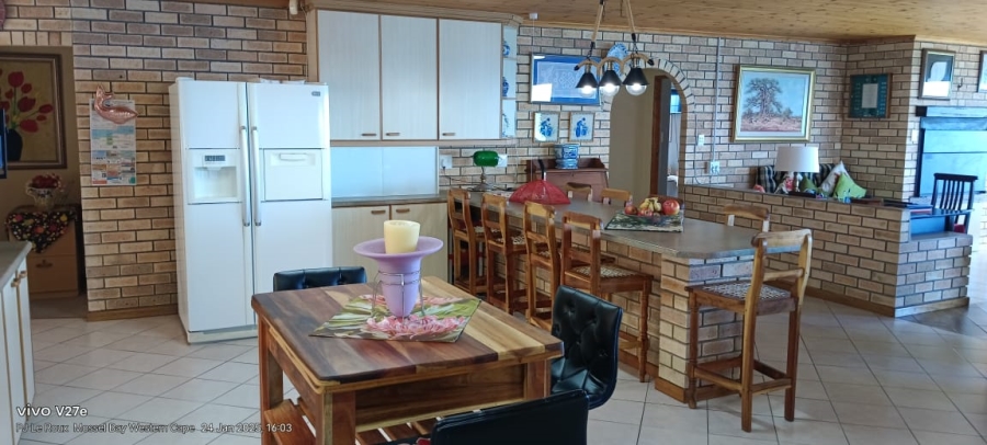 To Let 5 Bedroom Property for Rent in Dana Bay Western Cape